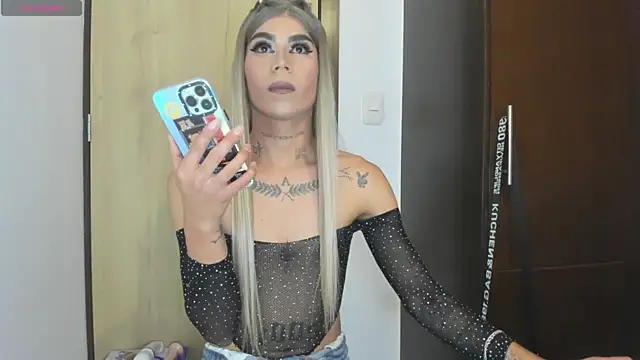 alisoondrean  online show from February 14, 1:57 am