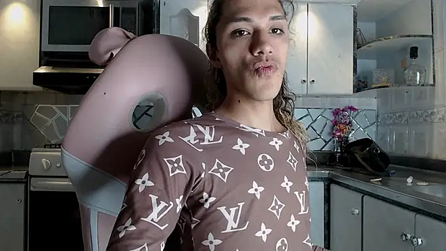 CrisOzzz online show from February 25, 8:46 pm