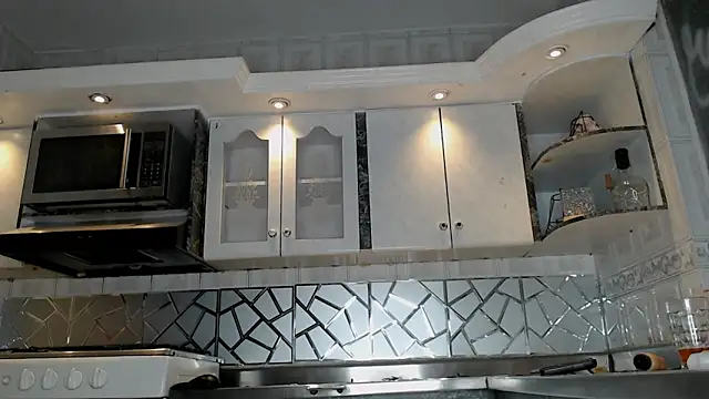 CrisOzzz online show from March 9, 2:15 am