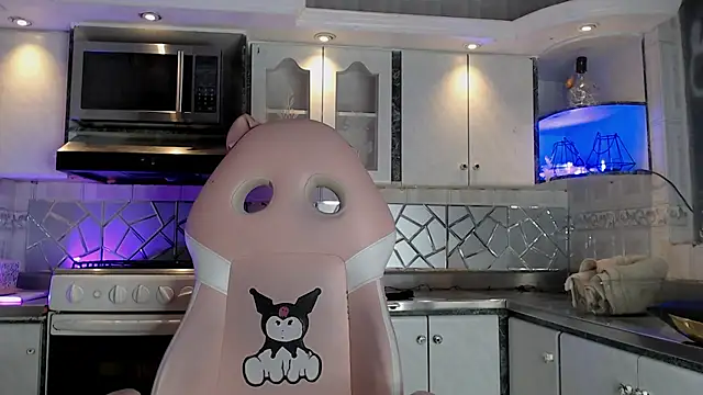 CrisOzzz online show from March 15, 6:00 pm