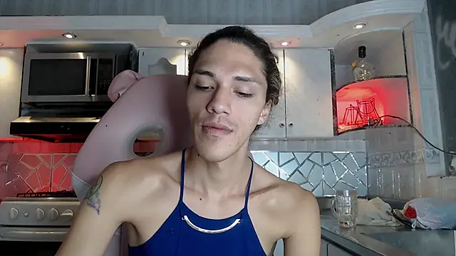 CrisOzzz online show from March 25, 6:45 pm