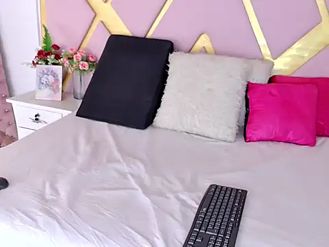 TiffannyValentine online show from April 18, 7:58 pm