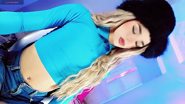 Sophiaa doll  online show from April 15, 4:18 am