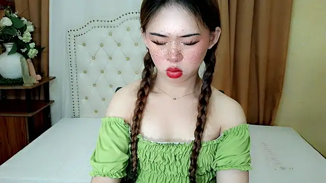 Seductive sophie online show from May 22, 3:02 am