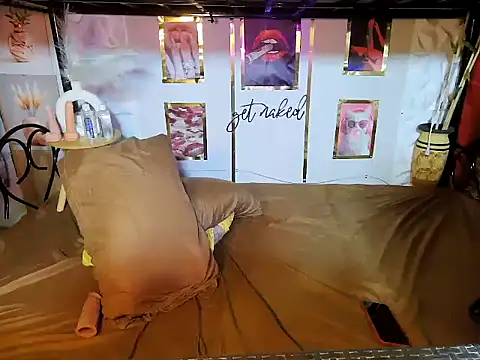 Roxanne Smith23 online show from April 27, 8:51 pm