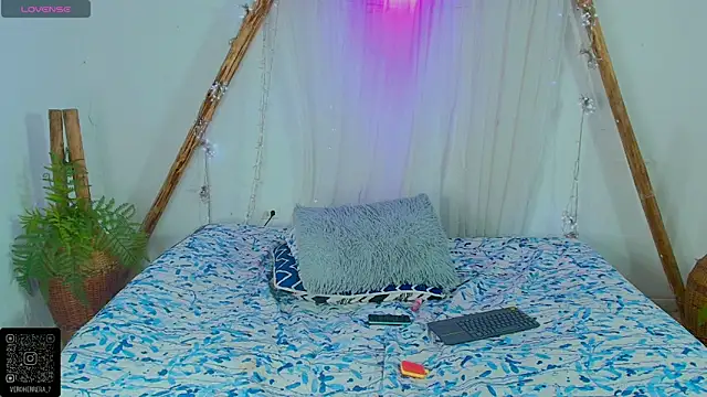 marianafoxx  online show from April 3, 10:08 pm