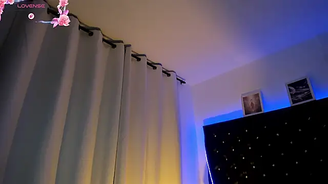 BellaRoge online show from April 27, 5:28 am