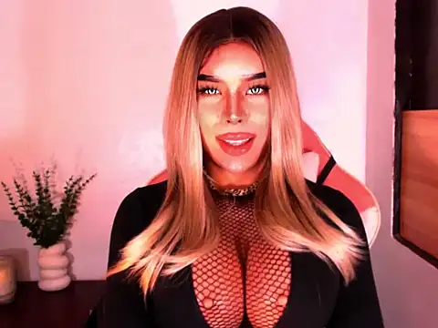 Zandralopez online show from May 22, 7:43 pm