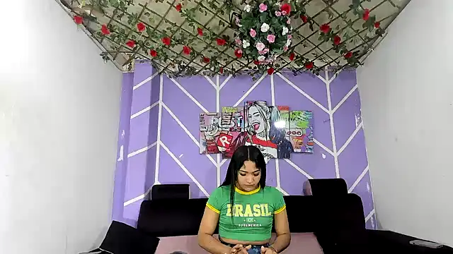 Nahomi hot 77 online show from May 19, 12:12 pm