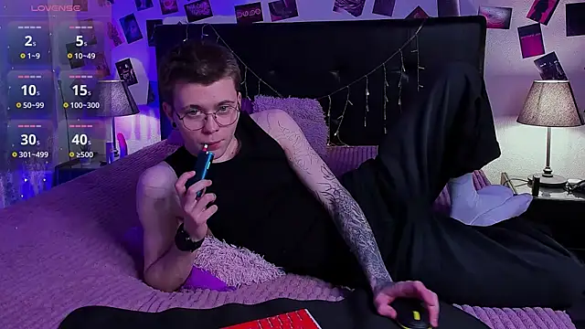 Thomas Norton online show from May 16, 9:03 pm