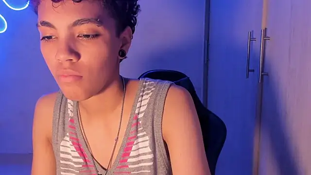 axel luxxx online show from April 17, 2:09 pm