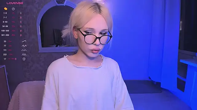 kristiallsooppp online show from April 8, 5:36 pm