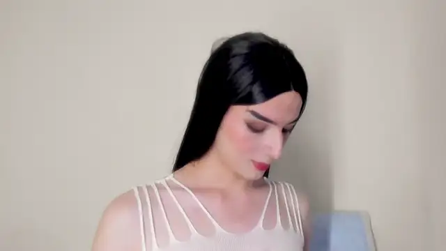 MelanyCollins  online show from July 12, 1:53 am