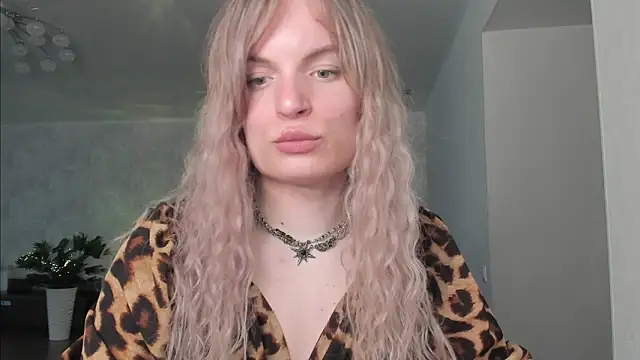 milliKira006 online show from April 20, 3:13 pm