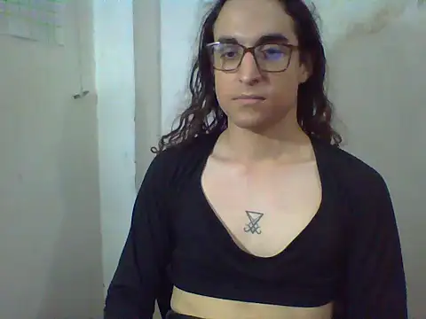 LaCuerva online show from May 16, 7:57 pm