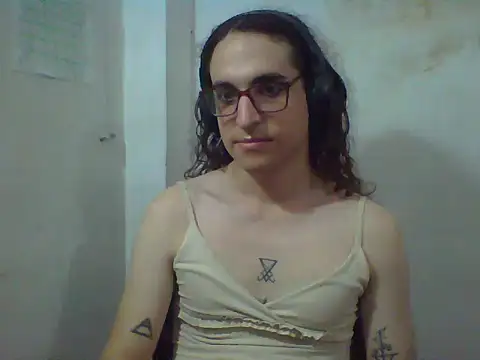 LaCuerva online show from May 22, 7:54 pm