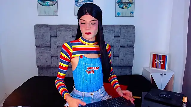 Realbadbxtch  online show from May 20, 7:53 pm