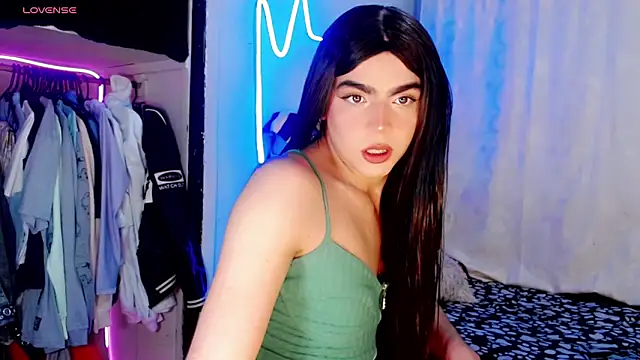 Xyara lv online show from May 31, 1:59 am
