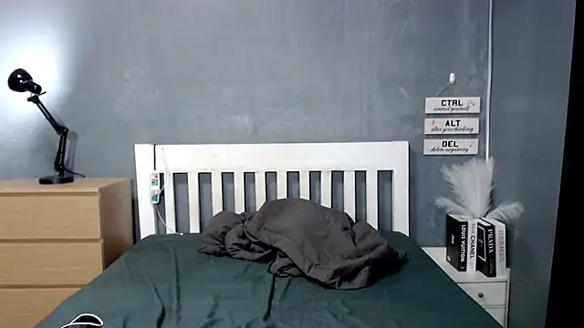 STUCK on YOU  online show from September 29, 8:19 pm