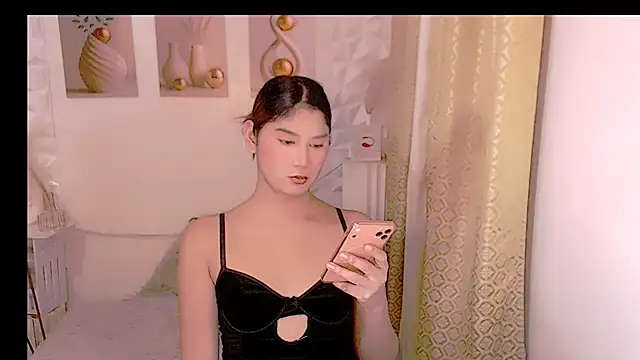 SweetLunaTS online show from June 25, 1:48 pm