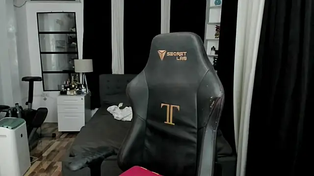 Forever MissCandace online show from March 15, 10:51 am