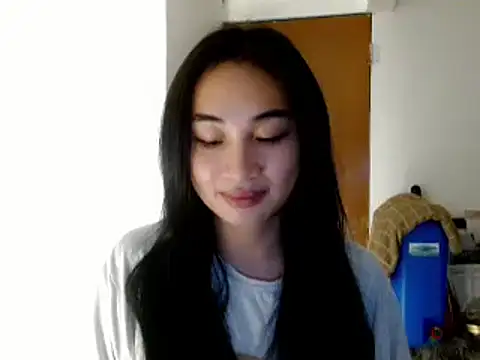 SweetLilly 18 online show from January 7, 2:16 pm