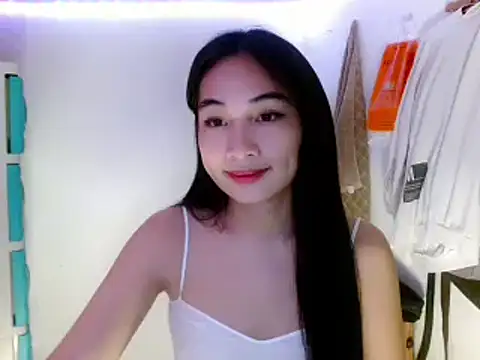 SweetLilly 18 online show from March 12, 2:20 am