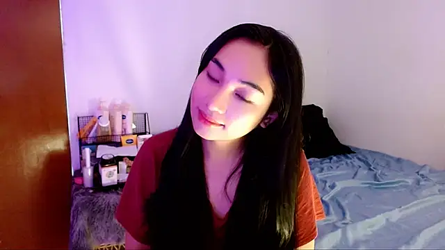 SweetLilly 18 online show from September 25, 3:02 am