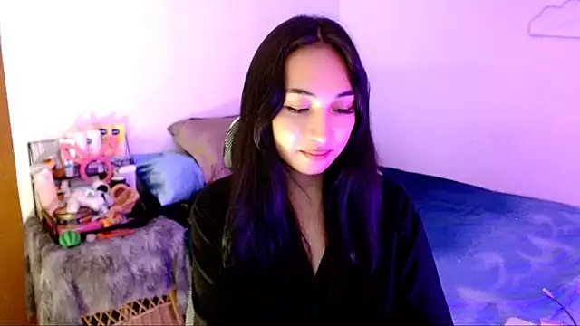 SweetLilly 18 online show from October 14, 3:40 am