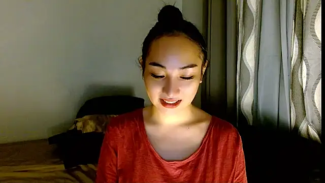 SweetLilly 18 online show from March 25, 4:40 am