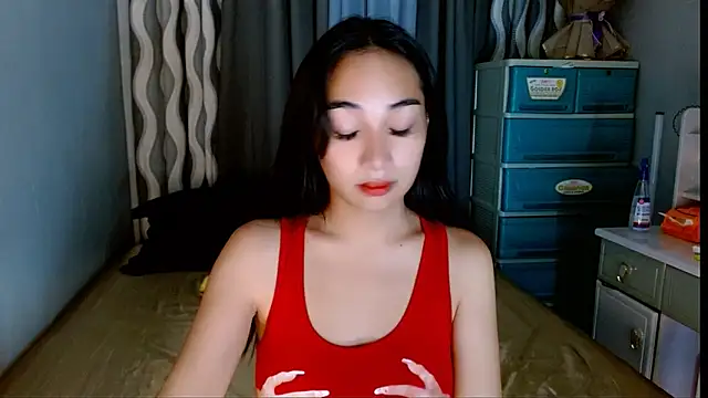 SweetLilly 18 online show from May 25, 4:42 am