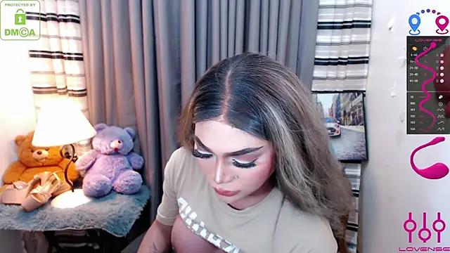 Fantacyoflove online show from November 17, 7:25 pm