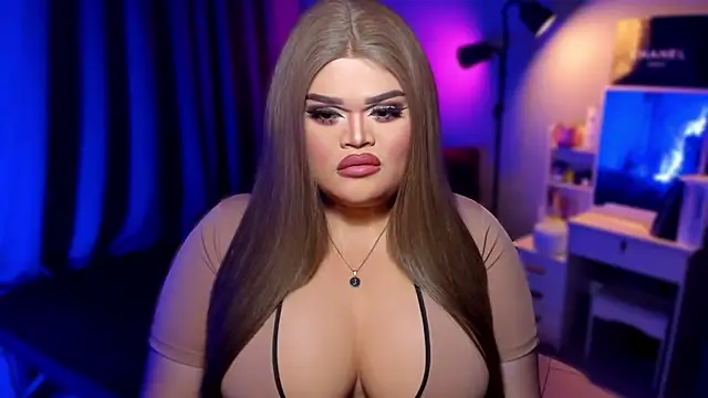 KarolinaThompson online show from December 8, 7:45 pm