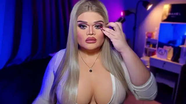 KarolinaThompson online show from December 14, 8:31 pm