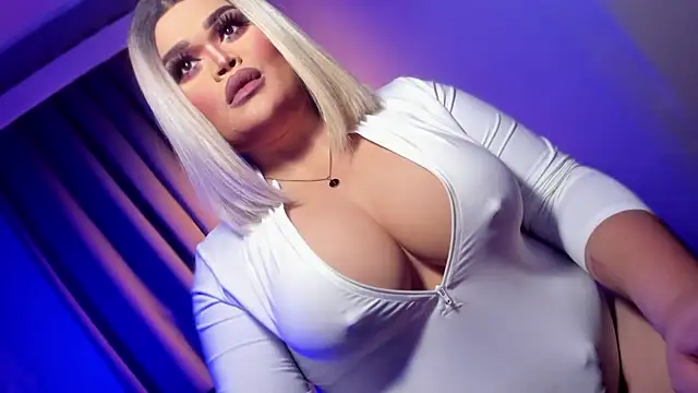 KarolinaThompson online show from March 18, 6:32 am