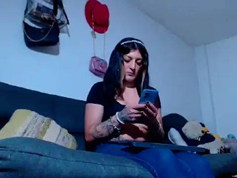 Snapshot of MARIANAWEED chatting on October 24, 12:26 am MARIANAWEED online show from October 24, 12:26 am