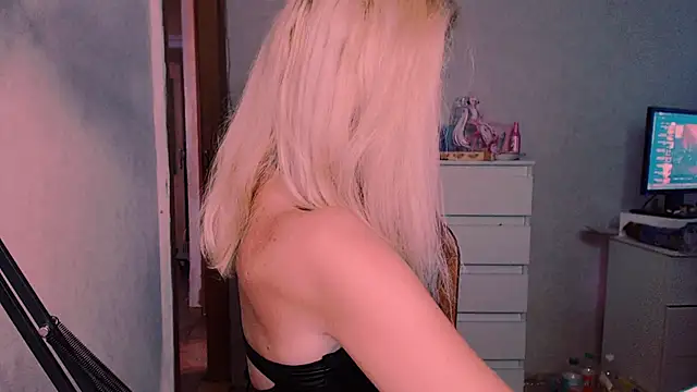 xxxcharismaaa online show from September 11, 5:15 am