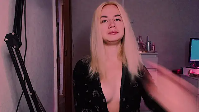 xxxcharismaaa online show from September 28, 4:55 am