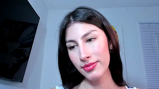 valeria gonzales  online show from March 6, 8:45 pm