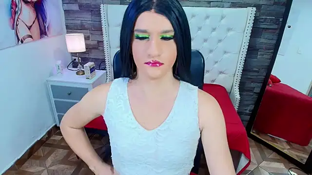 TRINY TS online show from April 15, 8:31 pm