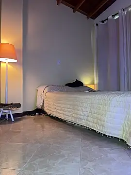 GabriSaenz online show from December 19, 2:22 pm