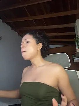 GabriSaenz online show from March 27, 1:12 pm