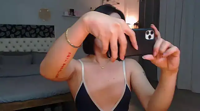 Sexysafarahh online show from February 12, 3:18 am