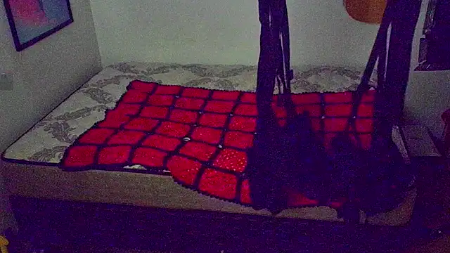 DoMeDoggyDiana online show from November 1, 7:50 am