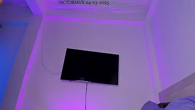 VictoriaVX online show from March 4, 11:20 pm