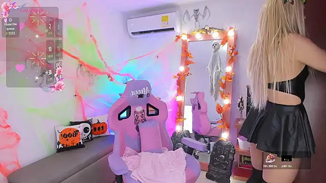 alessandrathedoll online show from October 23, 6:45 pm