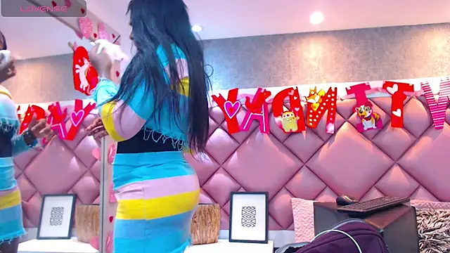 DanielaDuff online show from October 3, 7:47 pm