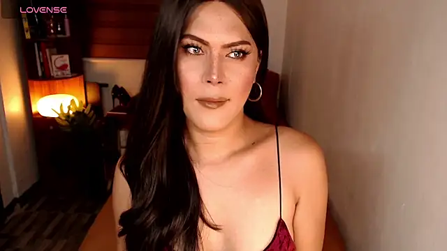 SweetieZeveey  online show from May 29, 9:02 pm