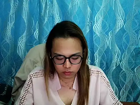 Your PrettyGirlxxx online show from September 18, 7:13 am