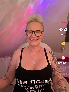 German Milf online show from June 2, 6:31 pm